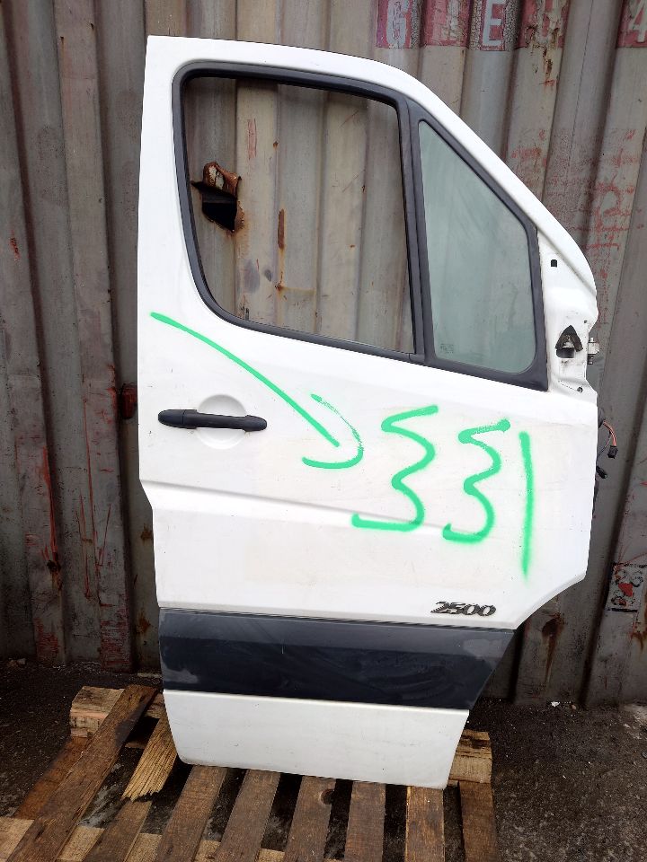 2011 MERCEDES-BENZ SPRINTER 2500 Right DOOR ASSEMBLY, FR - 478519 — photo 1