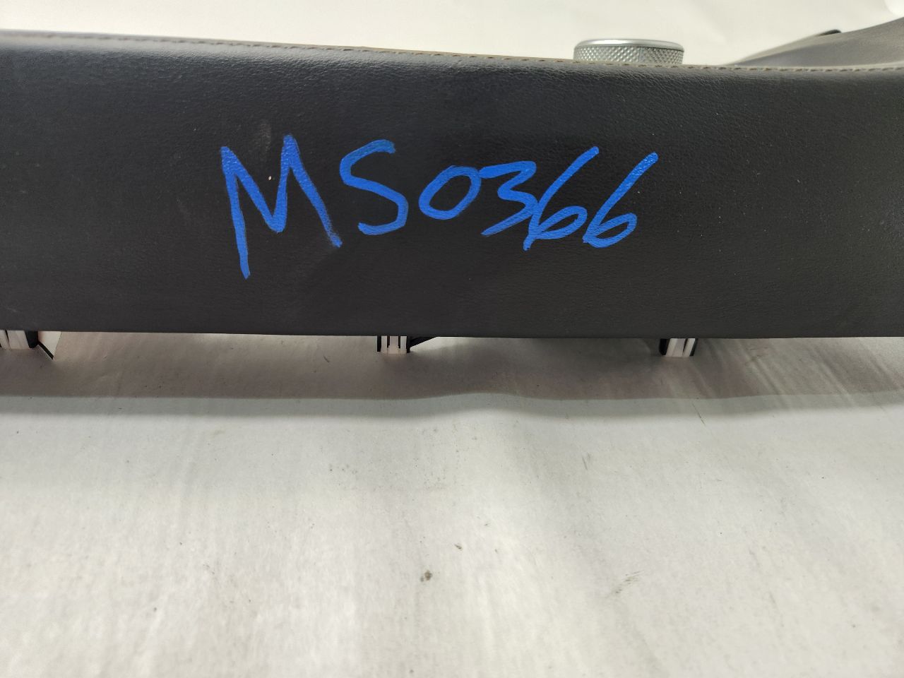 2023 INFINITI QX60 Console, Front - 478744 — photo 3
