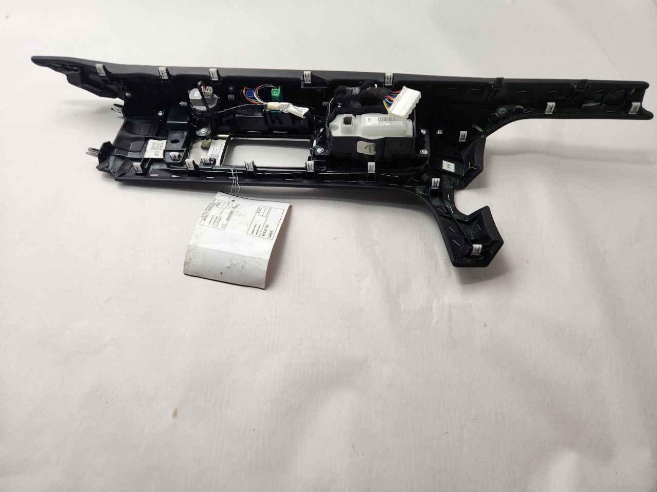 2023 INFINITI QX60 Console, Front - 478744 — photo 4