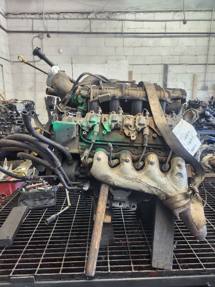 2011 CHEVROLET EXPRESS 2500 VAN ENGINE ASSEMBLY - 479035 — photo 2