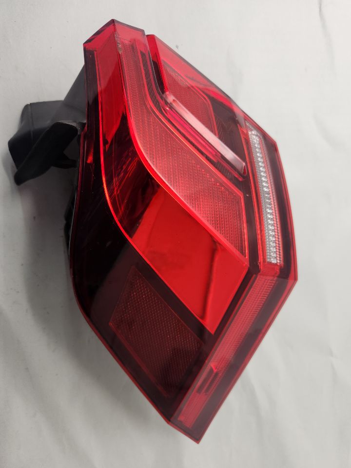 2019 VOLKSWAGEN TIGUAN Left TAIL LAMP - 479264