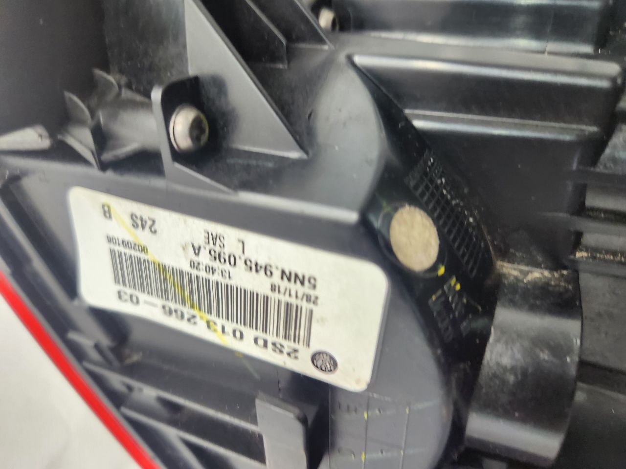 2019 VOLKSWAGEN TIGUAN Left TAIL LAMP - 479264 — photo 4