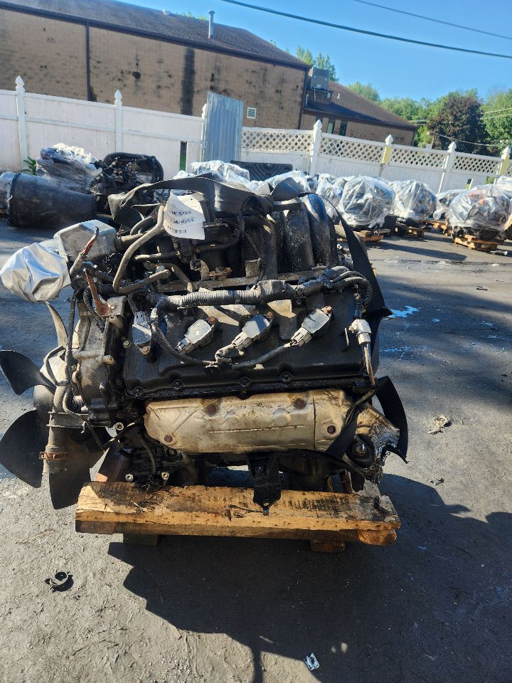 2009 INFINITI QX56 ENGINE ASSEMBLY - 479727 — photo 3