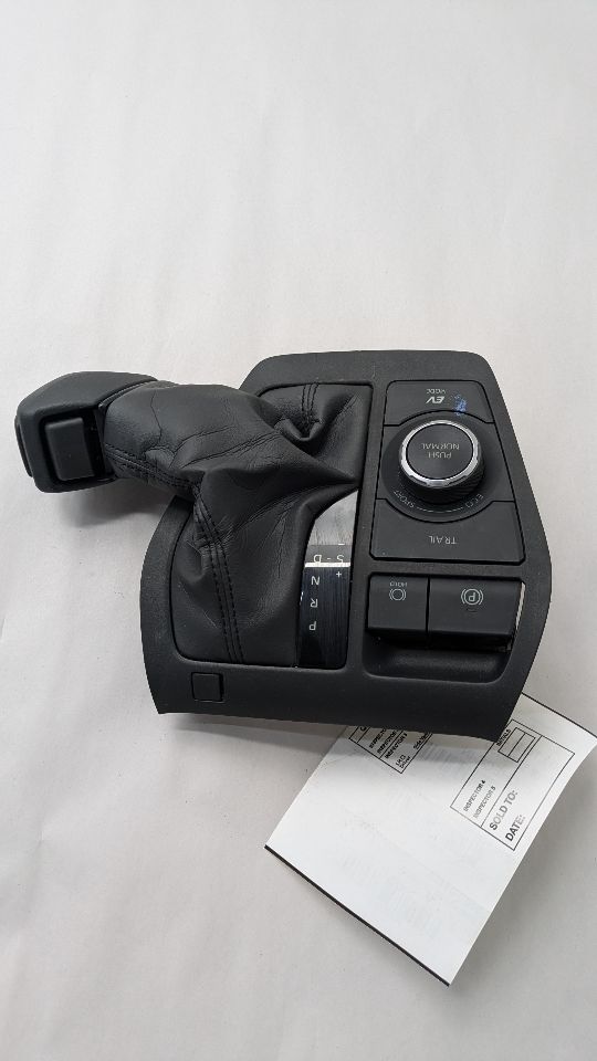 2023 TOYOTA RAV4 Console, Front - 479863 — photo 1