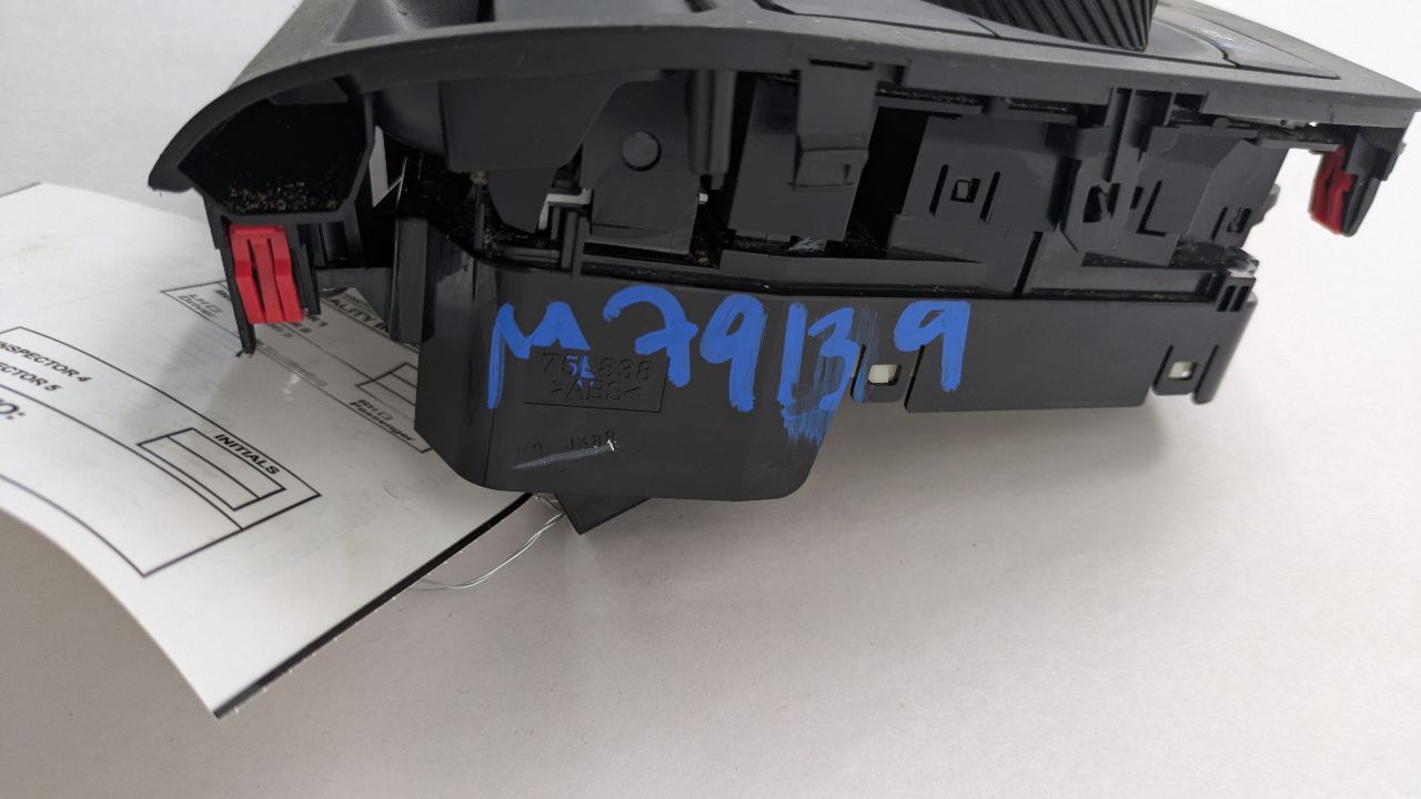 2023 TOYOTA RAV4 Console, Front - 479863 — photo 2