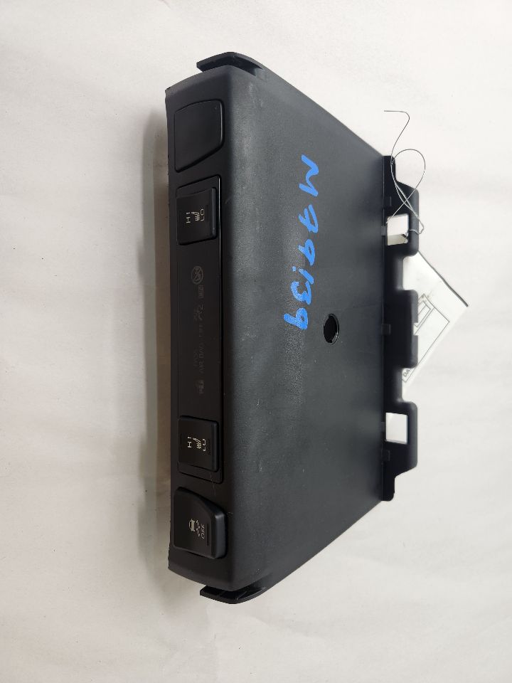 2023 TOYOTA RAV4 Console, Front - 479864 — photo 1