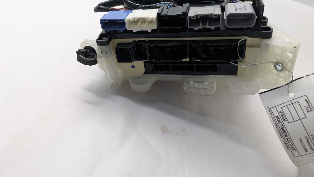 2023 TOYOTA RAV4 Fuse Box, Engine - 479867 — photo 2