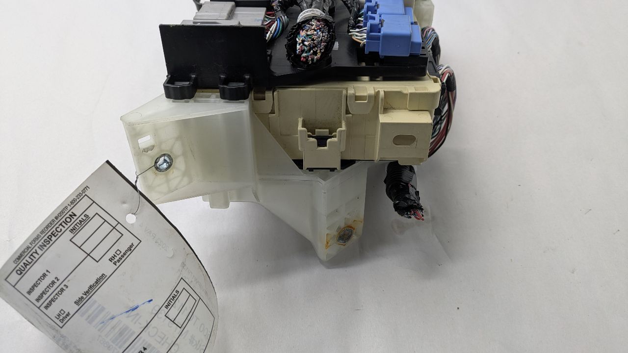 2023 TOYOTA RAV4 Fuse Box, Engine - 479867 — photo 3