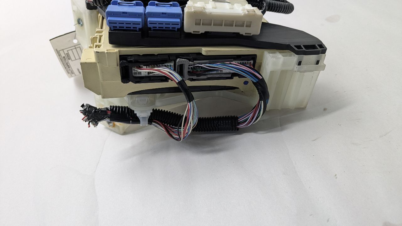 2023 TOYOTA RAV4 Fuse Box, Engine - 479867 — photo 4