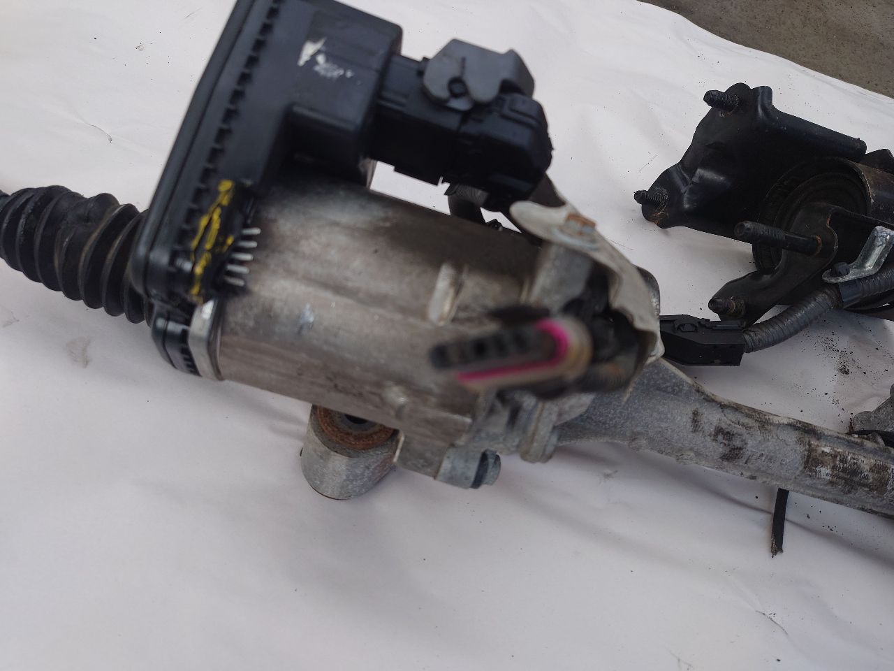 2023 TOYOTA RAV4 STEERING GEAR RACK - 479876 — photo 4