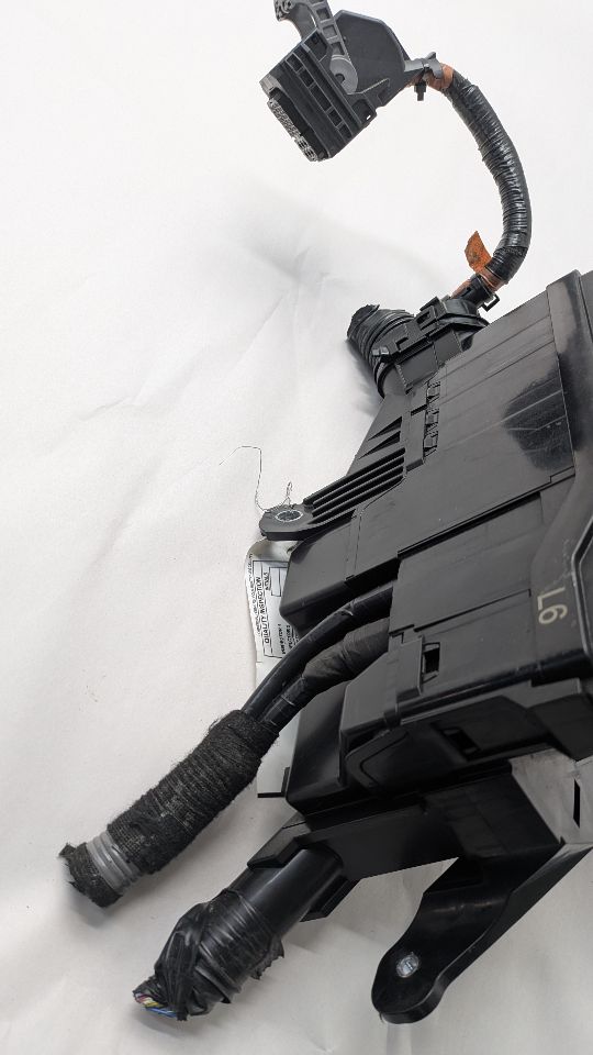 2023 TOYOTA RAV4 Fuse Box, Engine - 479882 — photo 2