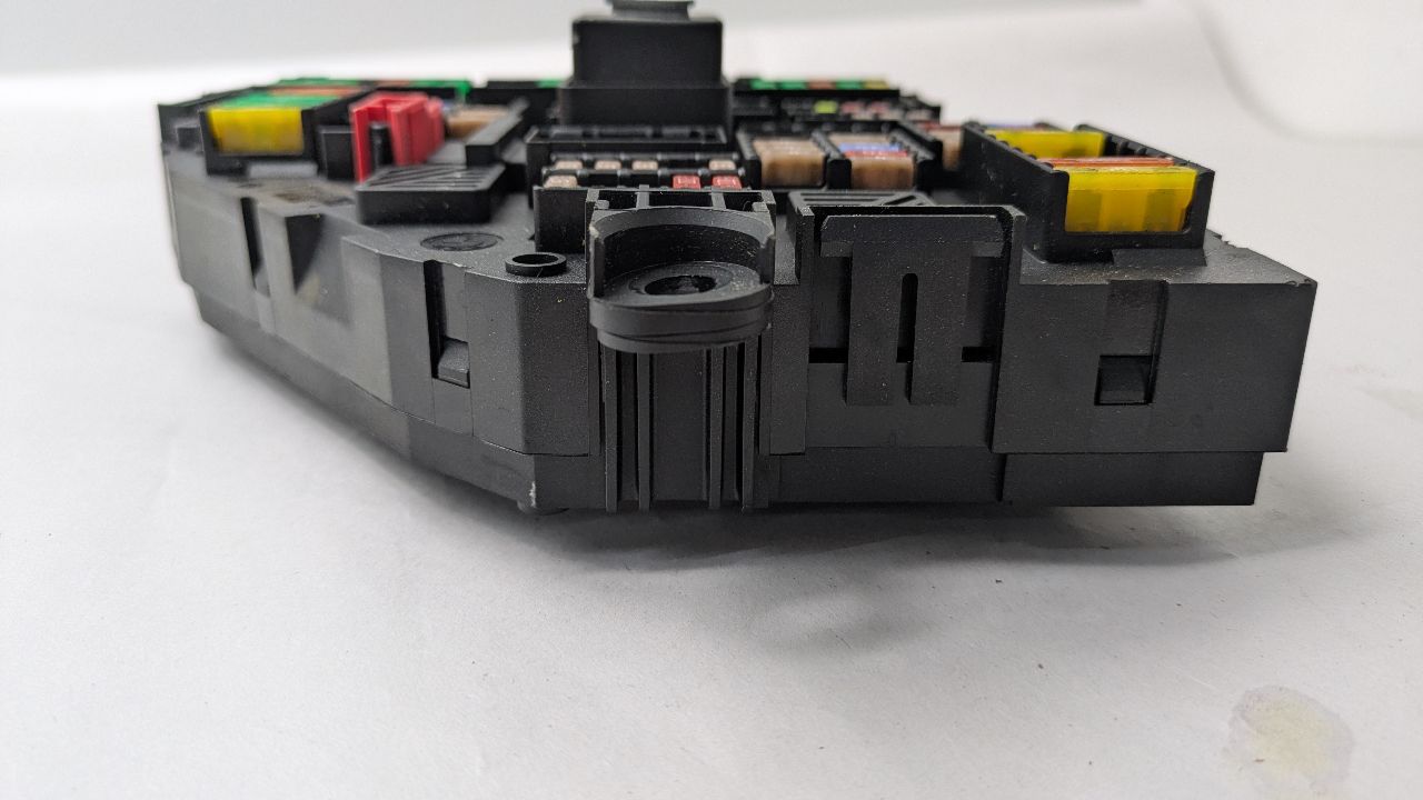 2016 BMW 535i Fuse Box, Engine - 479972 — photo 5