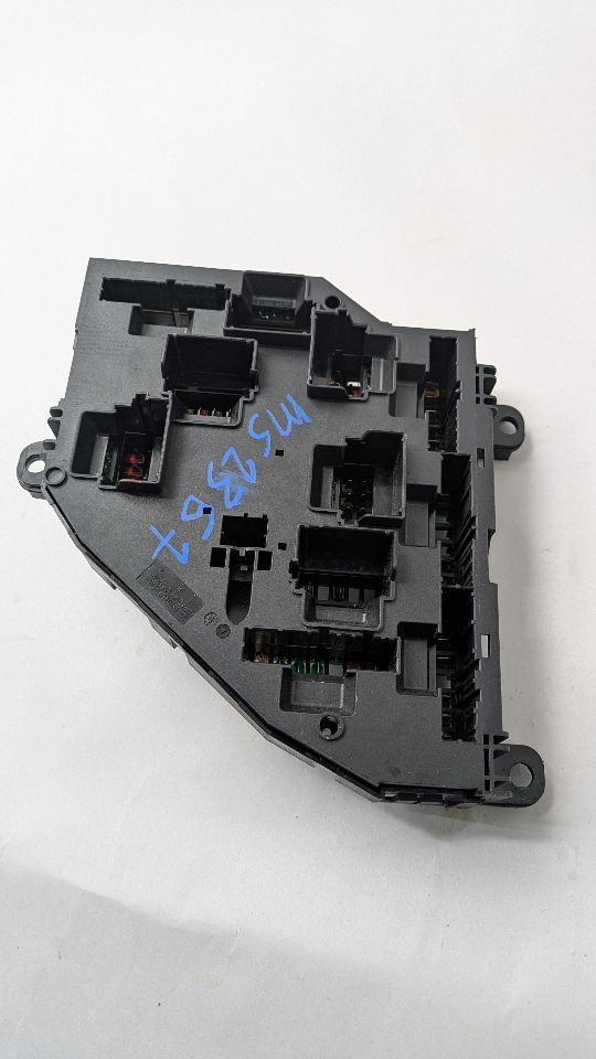 2016 BMW 535i Fuse Box, Engine - 479972 — photo 6