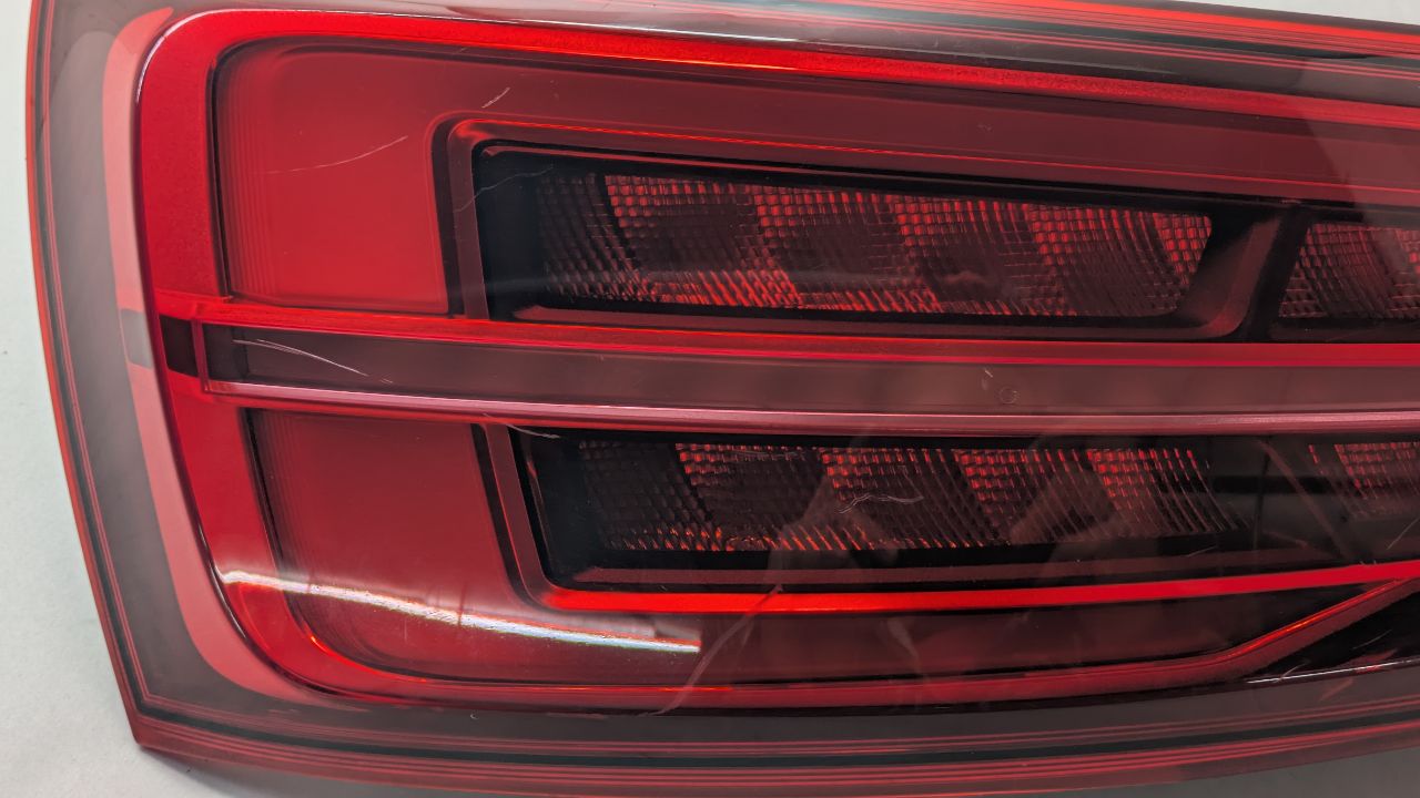 2018 AUDI Q3 Left TAIL LAMP - 479987 — photo 2