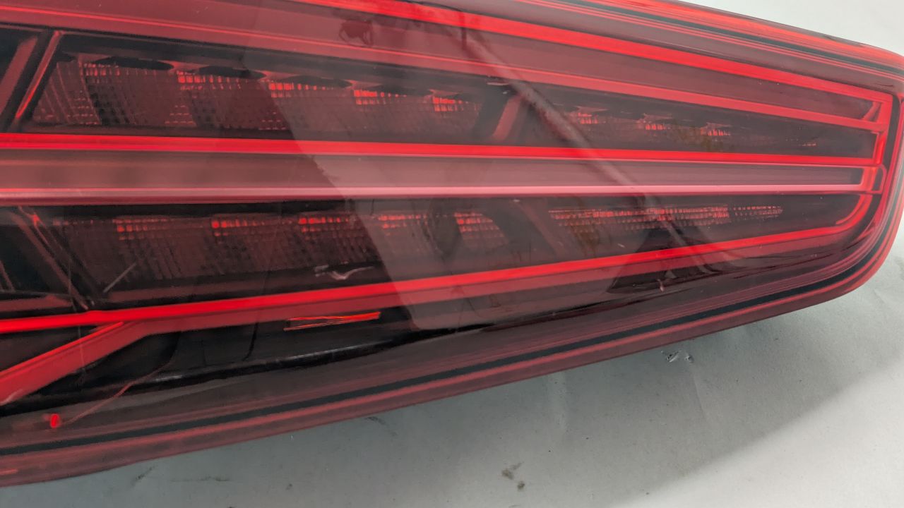2018 AUDI Q3 Left TAIL LAMP - 479987 — photo 3