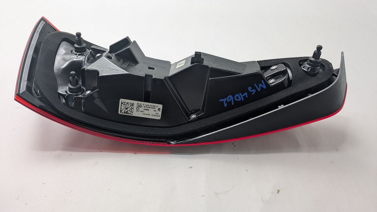 2018 AUDI Q3 Right TAIL LAMP - 479988 — photo 4