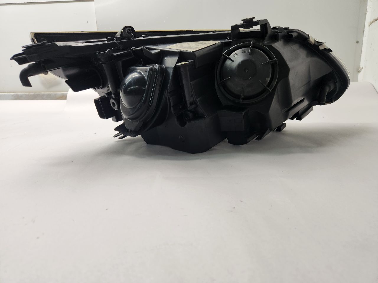 2010 BMW 528i Left HEADLAMP ASSEMBLY - 480009 — photo 4