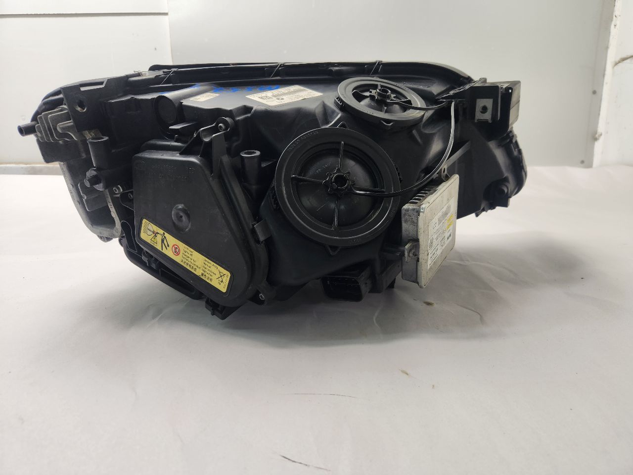 2012 BMW 750i Left HEADLAMP ASSEMBLY - 480176 — photo 5