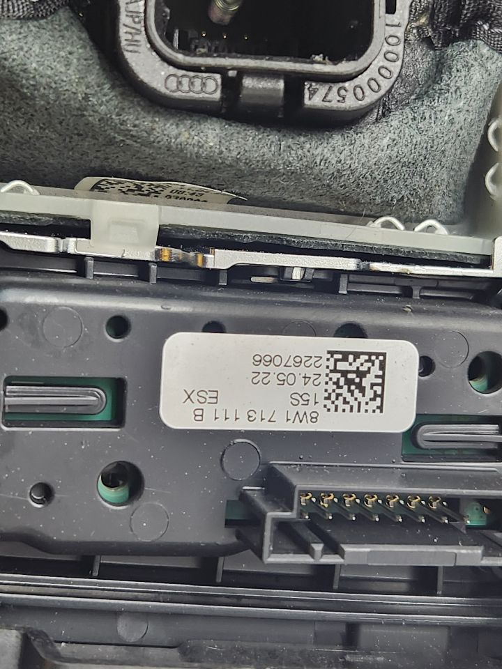 2023 AUDI S4 3.0L 6cyl Turbo Gasoline Console, Front - 480775 — photo 4