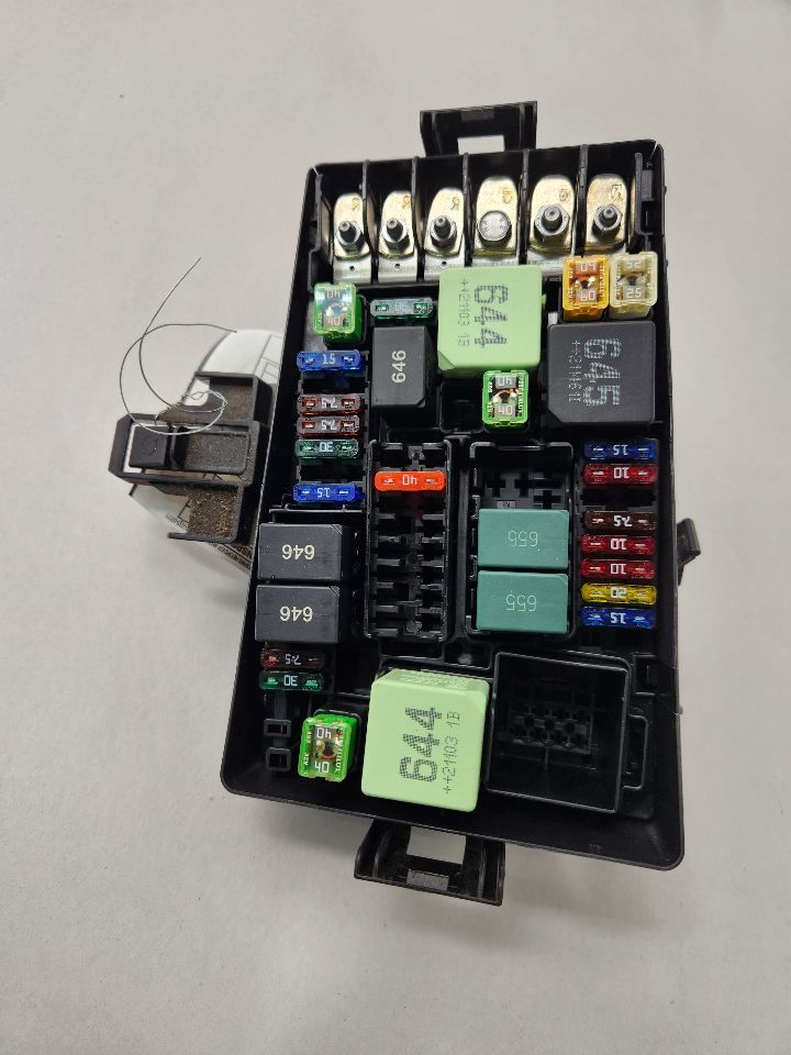 2022 VOLKSWAGEN TAOS Fuse Box, Engine - 481550 — photo 4