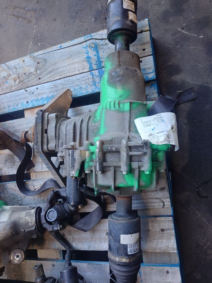 2014 JEEP CHEROKEE CARRIER ASSEMBLY - 481994