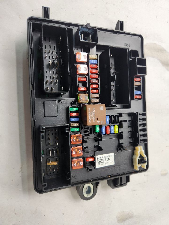2014 CADILLAC ATS Fuse Box, Cabin - 482005
