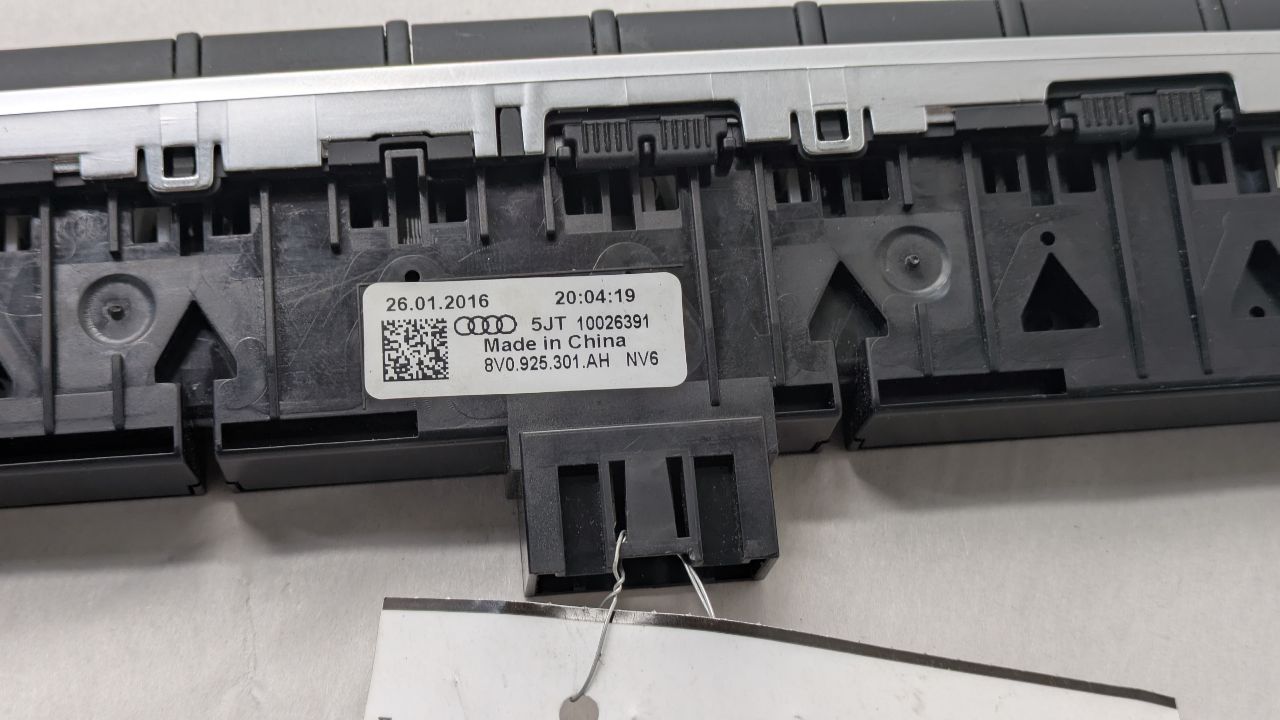 2016 AUDI A3 Dash Bezel - 482331 — photo 4