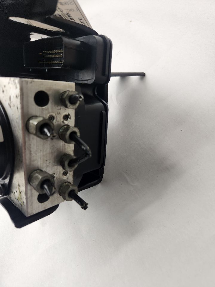 2012 BUICK LACROSSE Anti-lock Brake Pts - 482685 — photo 3