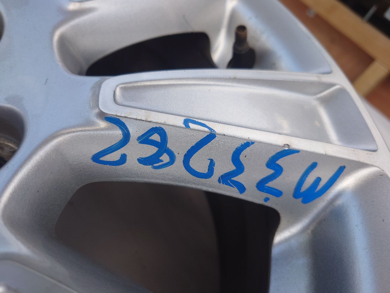 2012 BUICK LACROSSE WHEEL - 482686 — photo 2
