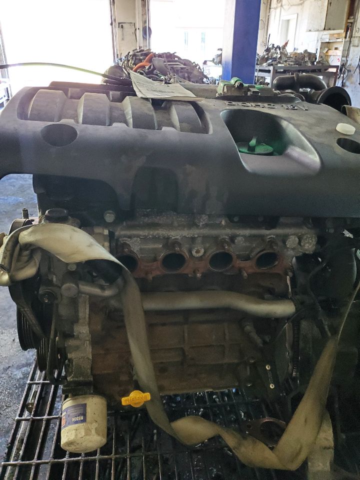 2010 HYUNDAI ACCENT ENGINE ASSEMBLY - 482876 — photo 4