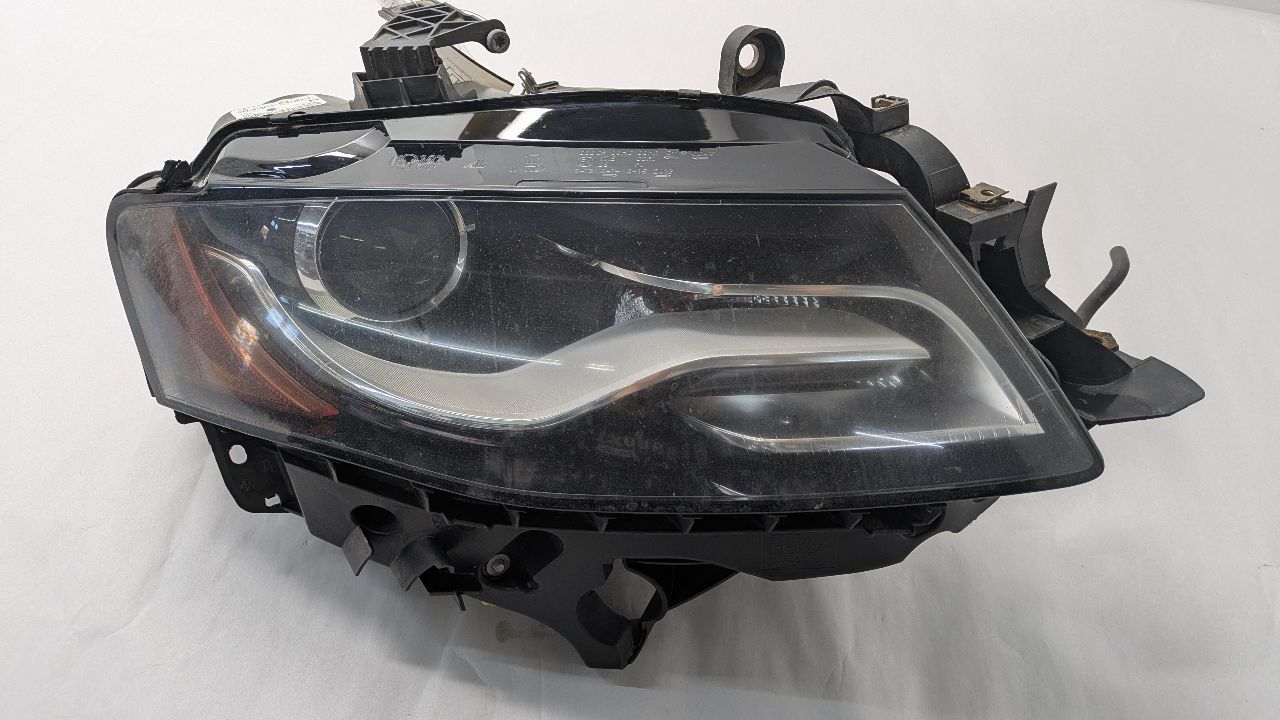 2010 AUDI A4 Right HEADLAMP ASSEMBLY - 483113