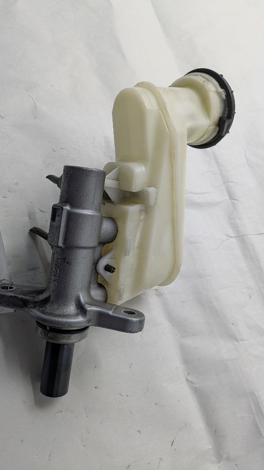 2016 HONDA PILOT 6cyl Gasoline 3.5 BRAKE MASTER CYL - 483485 — photo 2