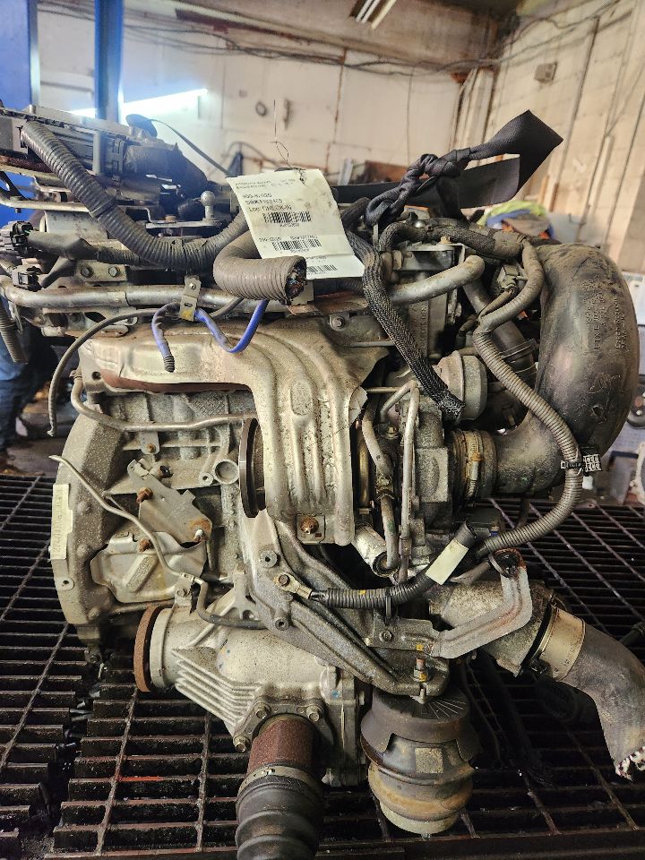2017 INFINITI Q50 4cyl Gasoline Turbo 2.0 ENGINE ASSEMBLY - 483636