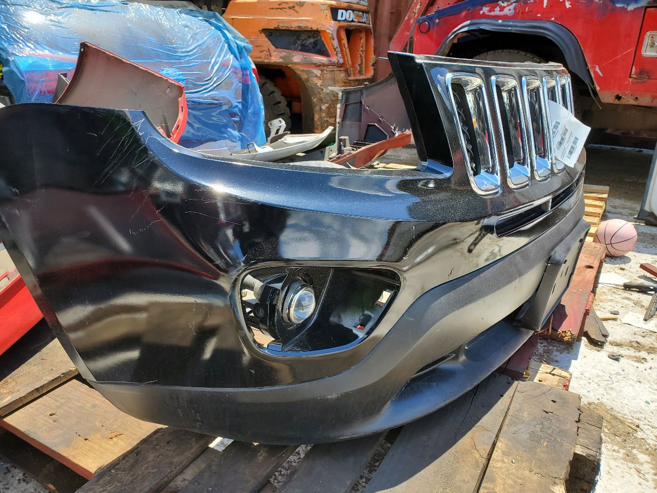 2014 JEEP COMPASS BUMPER ASSY, FRONT - 483901 — photo 2
