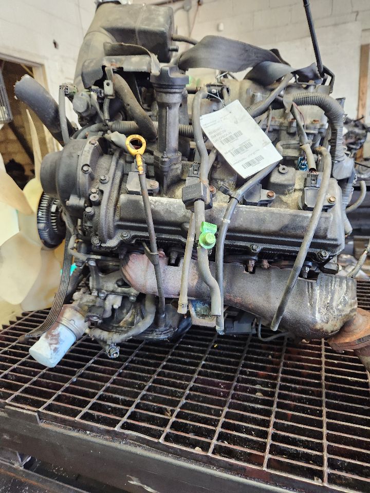 2001 TOYOTA TUNDRA ENGINE ASSEMBLY - 483992