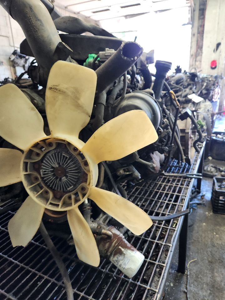 2001 TOYOTA TUNDRA ENGINE ASSEMBLY - 483992 — photo 4