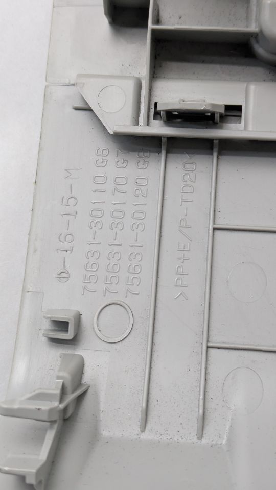 2023 MAZDA CX-30 2.5L 4cyl Gasoline Console, Front - 484035 — photo 3