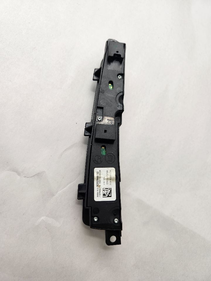 2012 BMW 650i 8cyl Gasoline Turbo 4.4 Console, Front - 484045 — photo 3