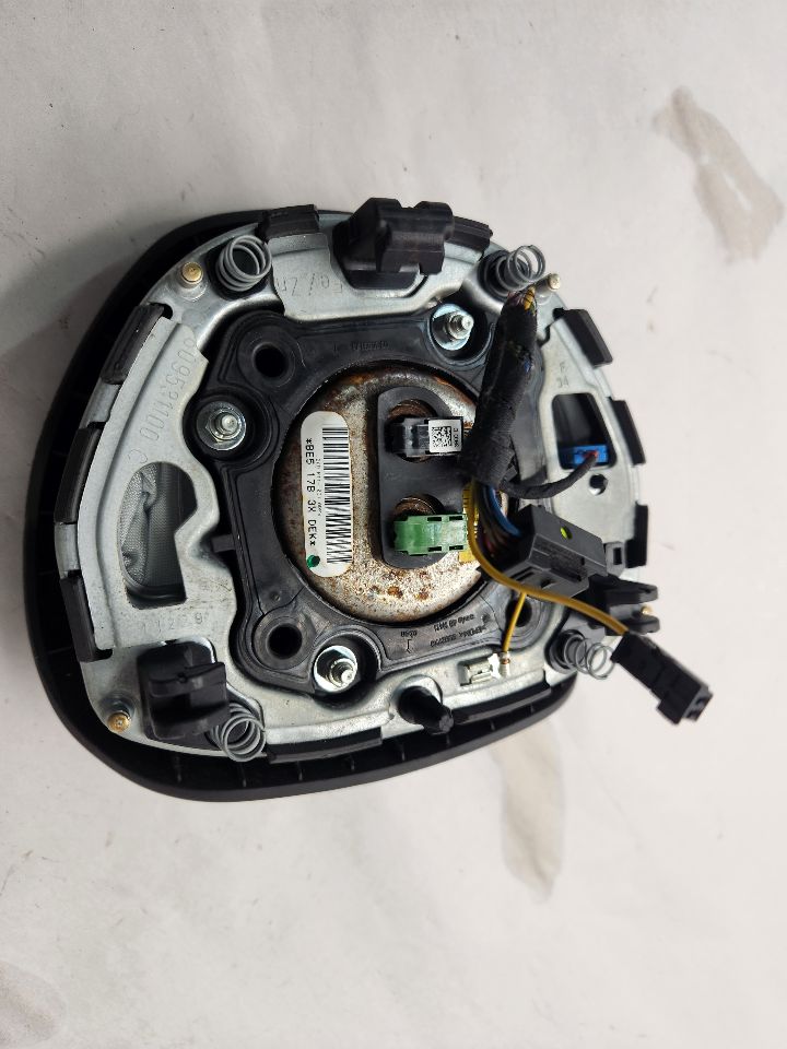 2012 BMW 650i 8cyl Gasoline Turbo 4.4 Left AIR BAG - 484048 — photo 5
