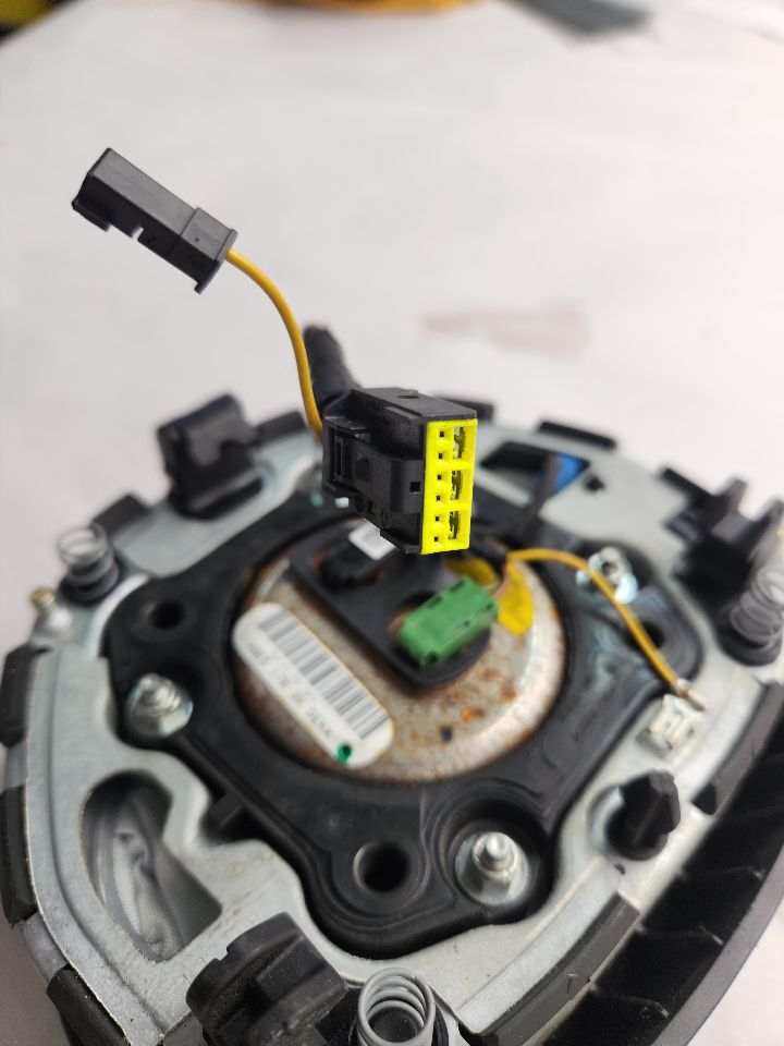 2012 BMW 650i 8cyl Gasoline Turbo 4.4 Left AIR BAG - 484048 — photo 6