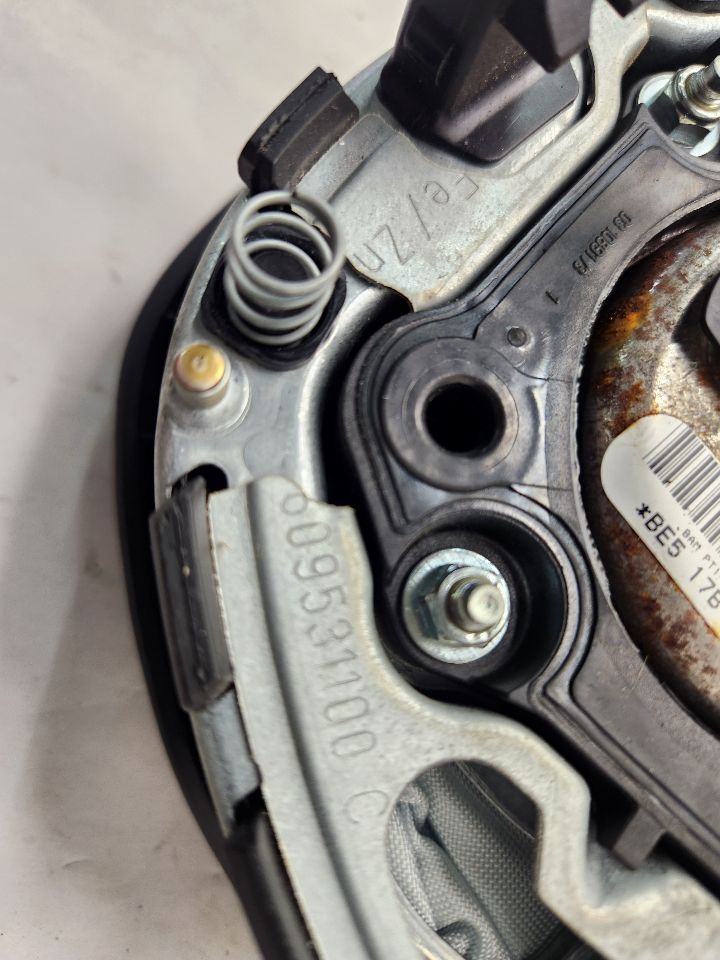2012 BMW 650i 8cyl Gasoline Turbo 4.4 Left AIR BAG - 484048 — photo 8