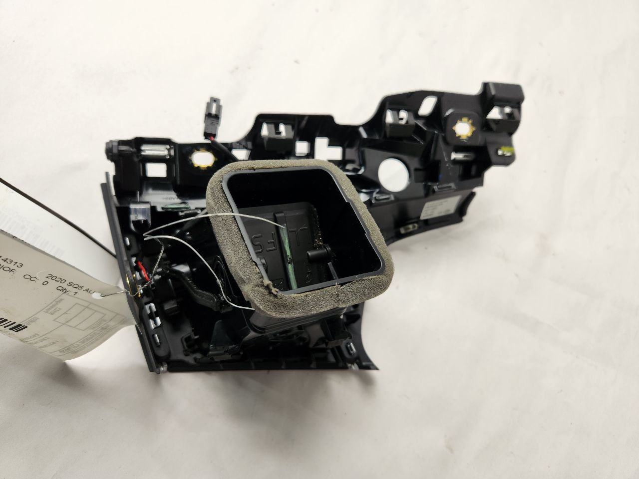 2020 AUDI SQ5 COWL VENT PANEL - 484383 — photo 4