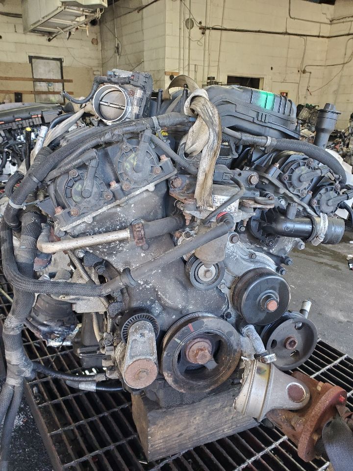 2011 JEEP GRAND CHEROKEE ENGINE ASSEMBLY - 484421