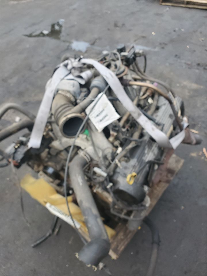 2004 FORD VAN ENGINE ASSEMBLY - 484432