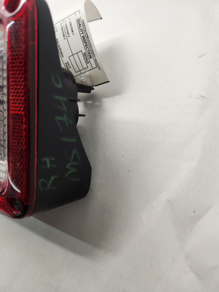2018 JEEP WRANGLER 3.6L 6cyl Left TAIL LAMP - 484717 — photo 4