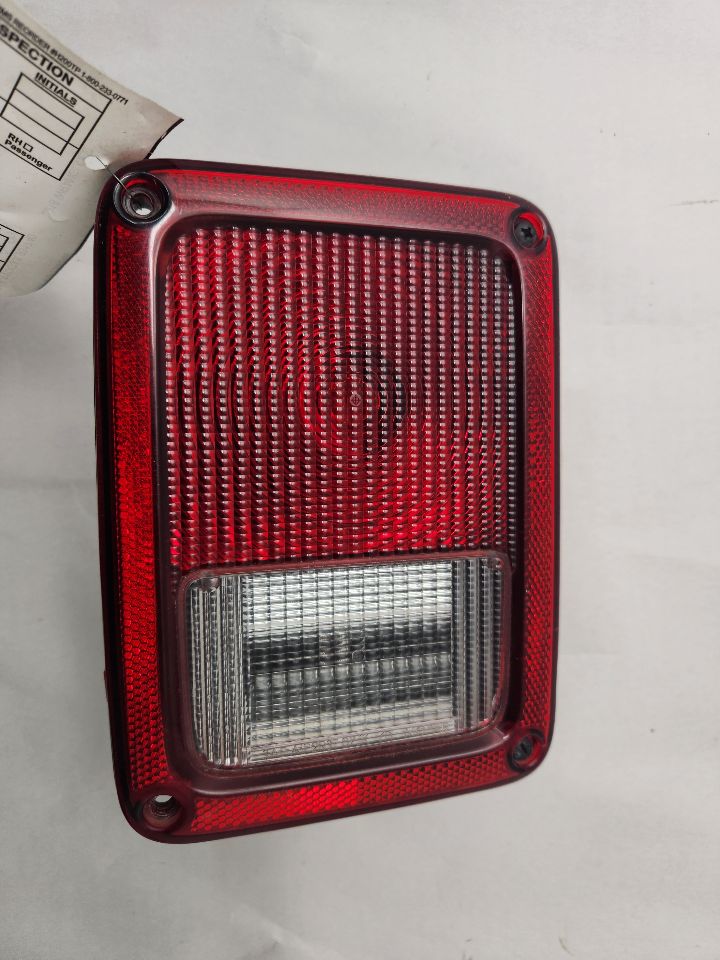 2018 JEEP WRANGLER 3.6L 6cyl Right TAIL LAMP - 484718