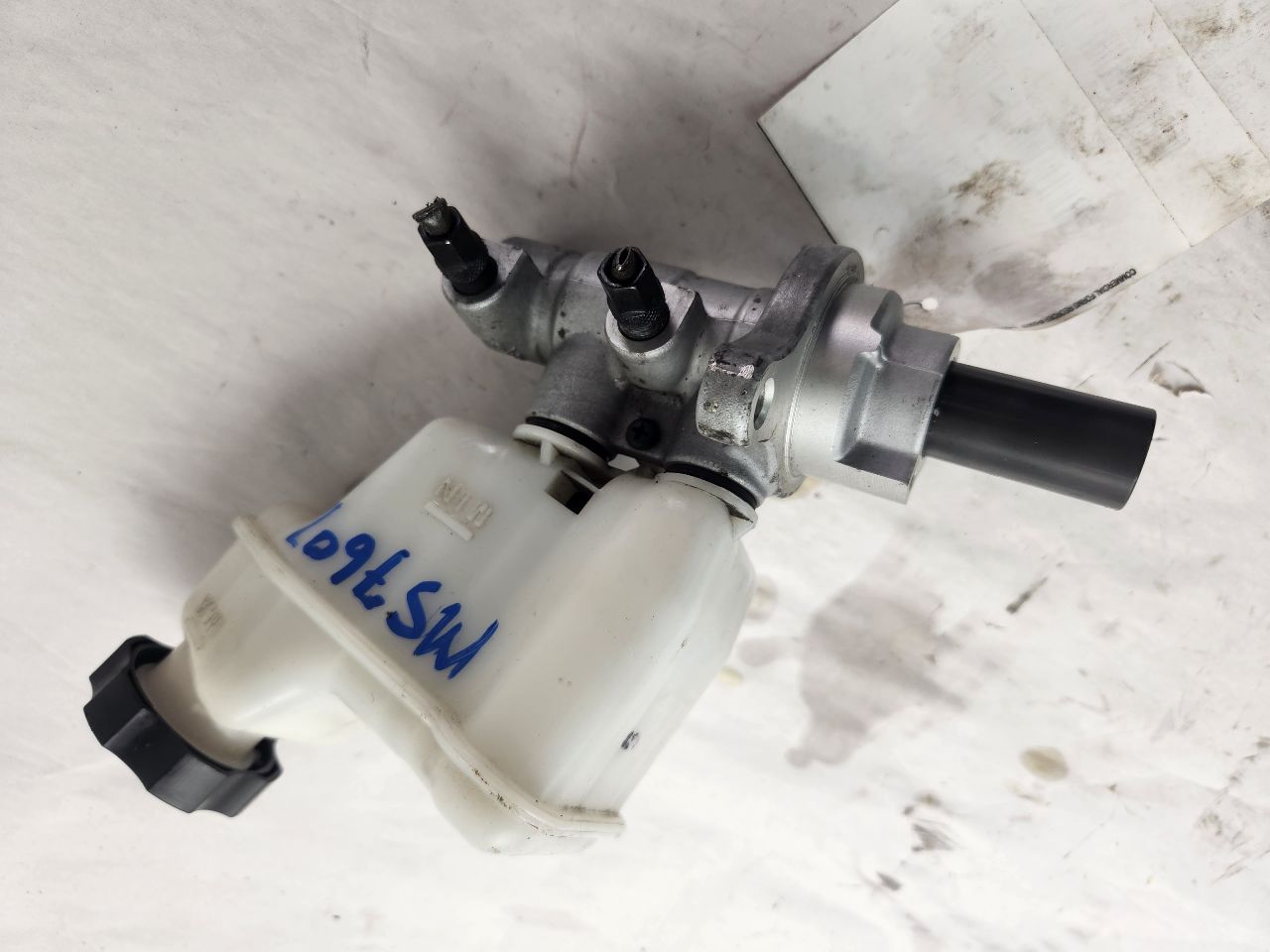 2016 KIA CADENZA BRAKE MASTER CYL - 485265