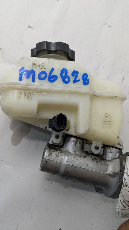 2013 CADILLAC CTS BRAKE MASTER CYL - 485322