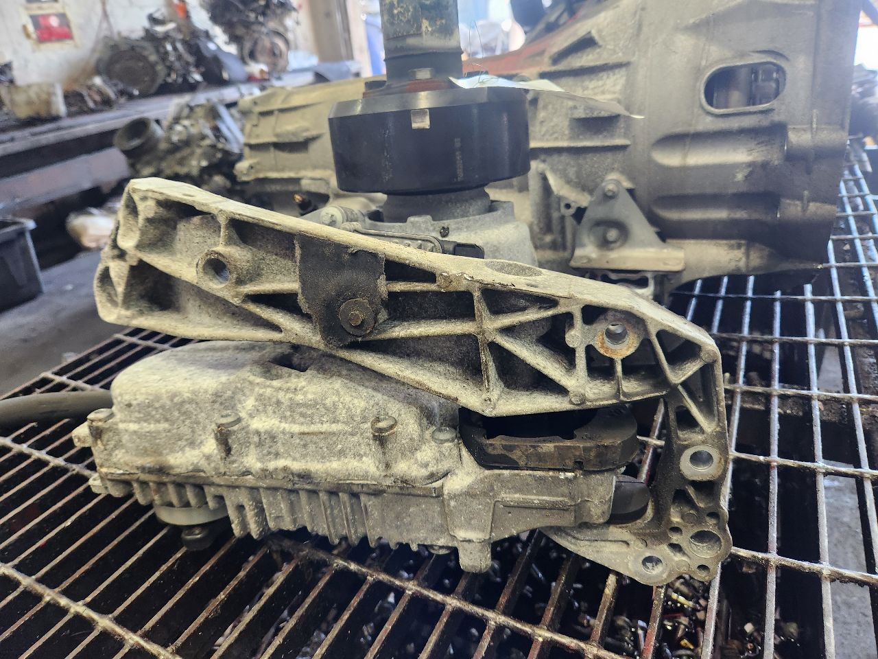 2016 BMW 528i TRANSFER CASE ASSY - 485801 — photo 5