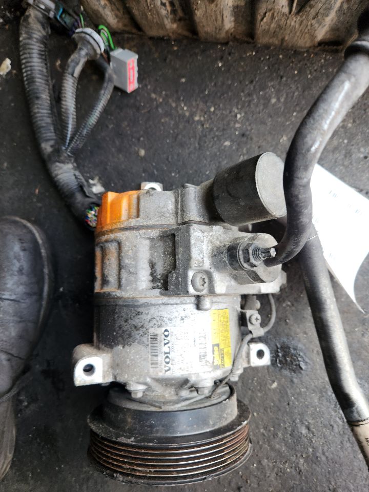 2011 VOLVO XC90 AC COMPRESSOR - 485975